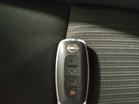 Used 2025 Nissan Sentra SV FWD image 32