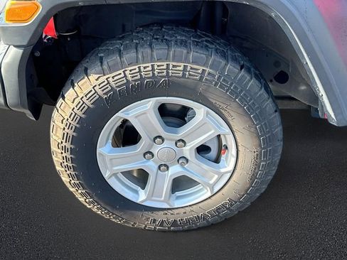 Used 2018 Jeep Wrangler Unlimited Sport S image 8