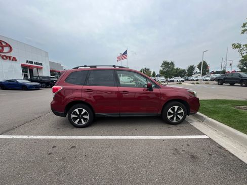 Used 2017 Subaru Forester 2.5i Premium w/ All-Weather Package AWD/4WD image 4