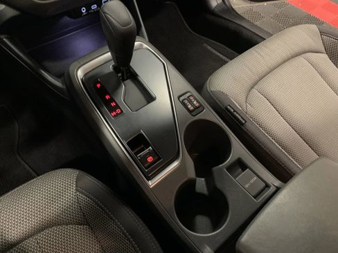 Used 2024 Subaru Crosstrek 2.0i Premium image 34