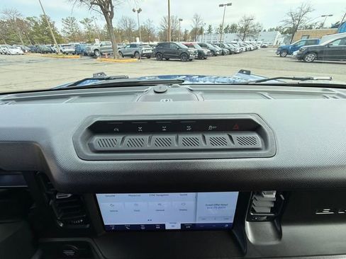 Used 2021 Ford Bronco First Edition AWD/4WD image 22