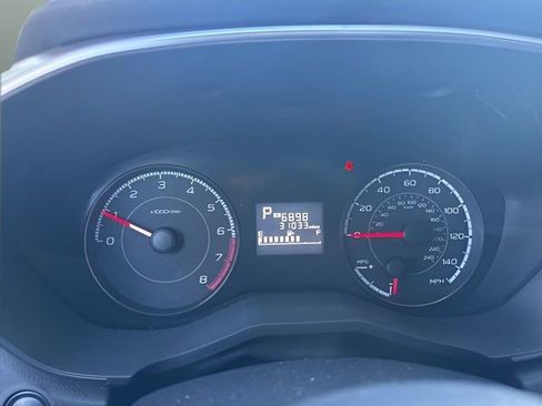 Used 2019 Subaru Crosstrek 2.0i Premium image 11