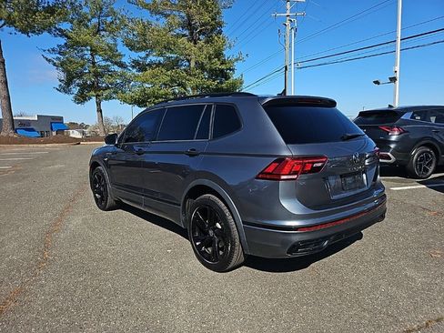 Certified 2023 Volkswagen Tiguan SE R-Line image 8