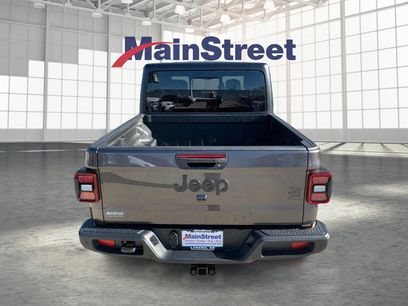 New 2026 Jeep Gladiator Sport