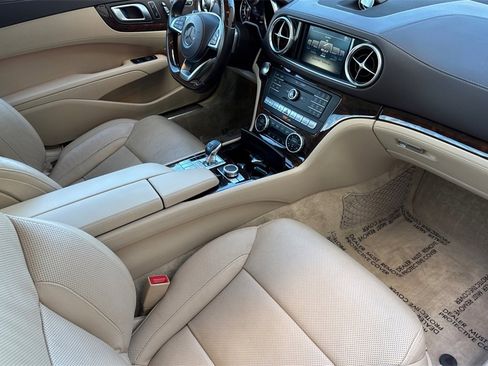 Used 2020 Mercedes-Benz SL 550 image 16