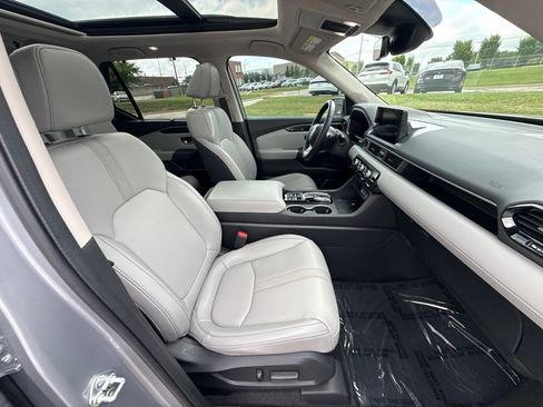 Used 2023 Honda Pilot Touring image 42