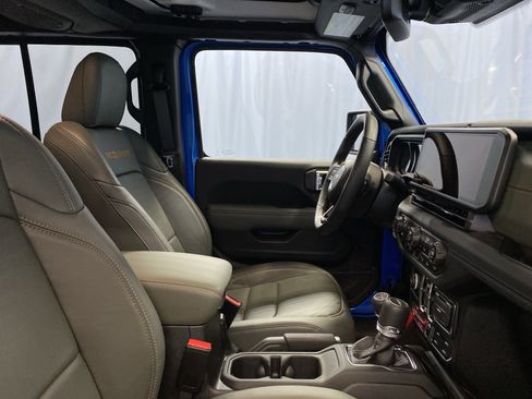 Certified 2024 Jeep Gladiator Mojave image 46