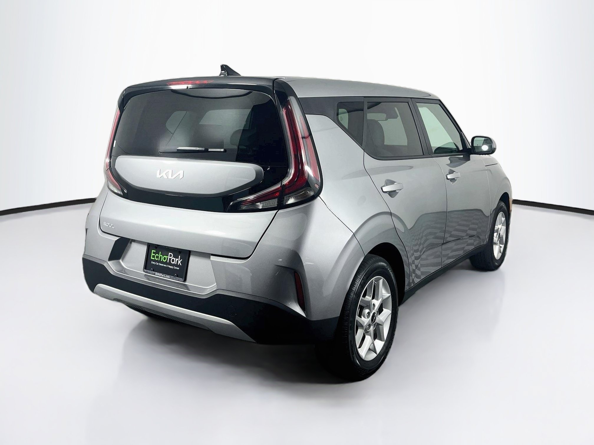 Used 2025 Kia Soul LX w/ LX Technology Package FWD image 9
