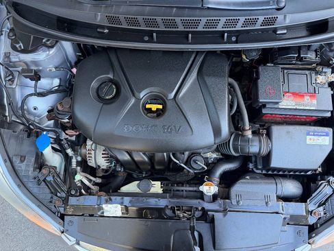 Used 2012 Hyundai Elantra Limited w/ Technology Pkg 5 FWD image 32