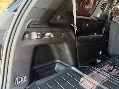 Used 2023 Jeep Grand Cherokee L Laredo AWD/4WD image 31