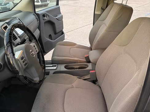 Used 2019 Nissan Frontier SV image 10