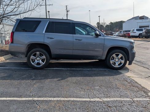 Used 2018 Chevrolet Tahoe LS image 3