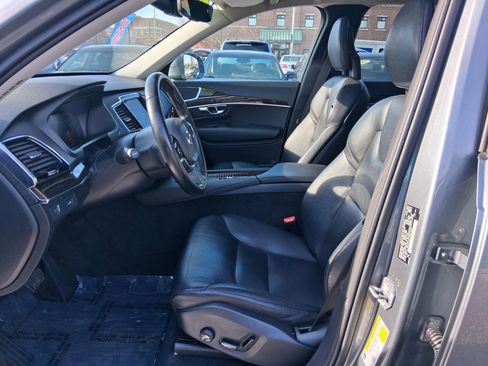 Used 2016 Volvo XC90 T6 Momentum w/ Momentum Plus Package image 22