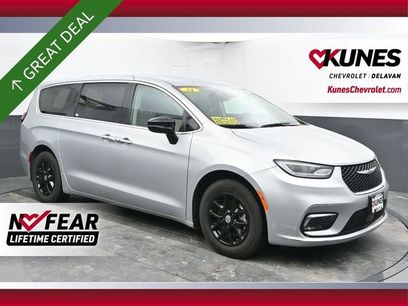 Used 2024 Chrysler Pacifica Touring-L