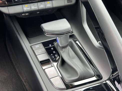 Used 2025 Hyundai Elantra SEL image 28