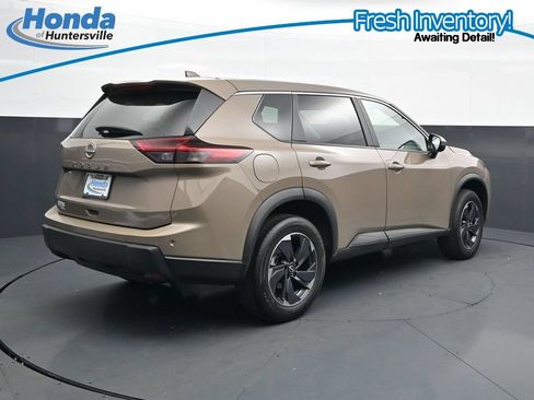 Used 2025 Nissan Rogue SV FWD image 10