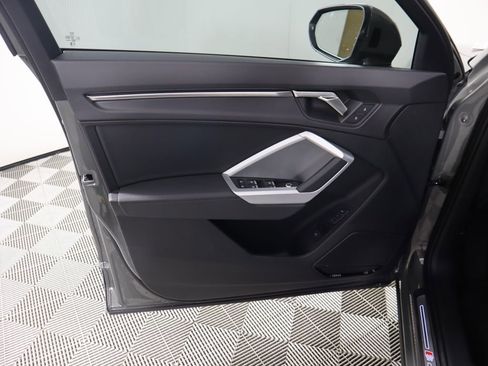 New 2025 Audi Q3 2.0T Premium image 25
