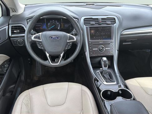 Used 2016 Ford Fusion Titanium image 17