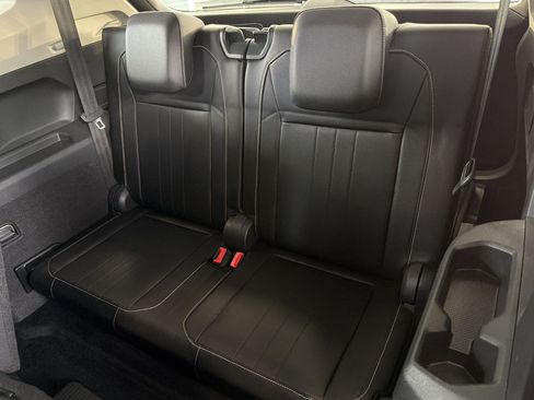 Used 2022 Volkswagen Tiguan SE FWD image 32