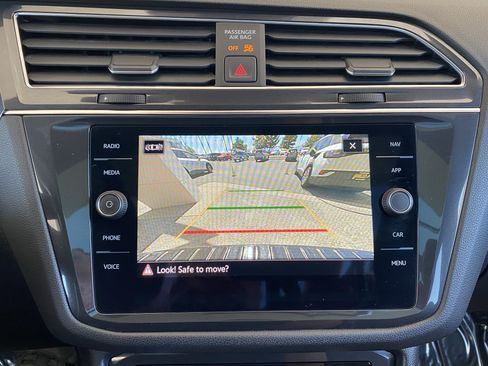 Certified 2023 Volkswagen Tiguan SEL R-Line AWD/4WD image 4