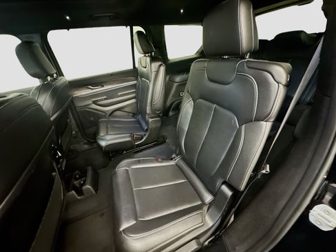 Used 2024 Jeep Grand Cherokee L Limited w/ Luxury Tech Group II AWD/4WD image 30