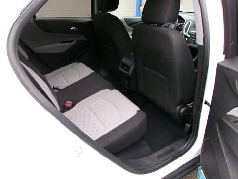 Used 2021 Chevrolet Equinox LS w/ LS Convenience Package AWD/4WD image 13