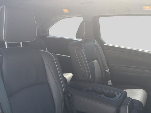 Used 2023 Honda Odyssey Elite image 24