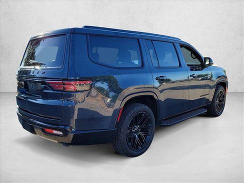 Used 2023 Jeep Wagoneer Series II RWD image 5