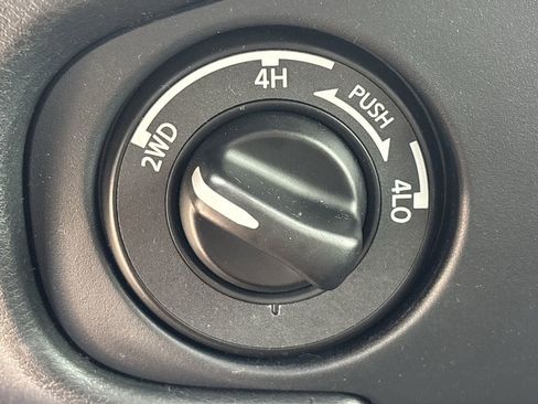 Used 2022 Nissan Frontier PRO-4X w/ Pro-4X Premium Package image 26