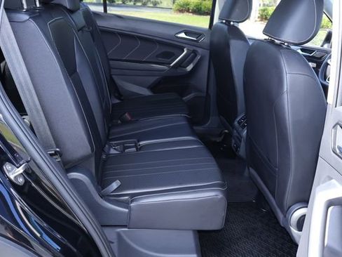 Certified 2024 Volkswagen Tiguan SE image 19