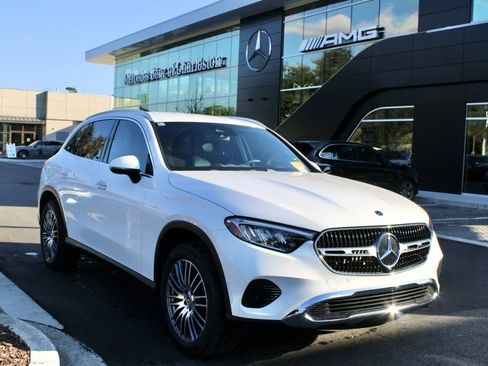Certified 2025 Mercedes-Benz GLC 300 4MATIC image 3