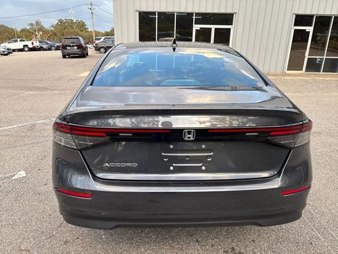 Used 2025 Honda Accord LX image 8