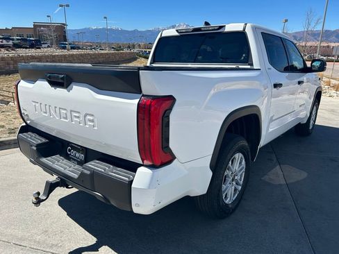 Used 2022 Toyota Tundra SR5 w/ SR5 Convenience Package AWD/4WD image 8