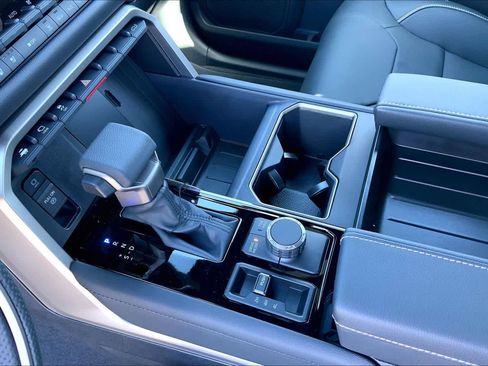 New 2026 Toyota Tundra Limited AWD/4WD image 7