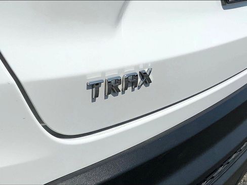 Used 2025 Chevrolet Trax LS image 8