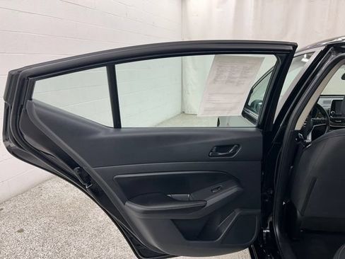 Used 2025 Nissan Altima 2.5 SV FWD image 15