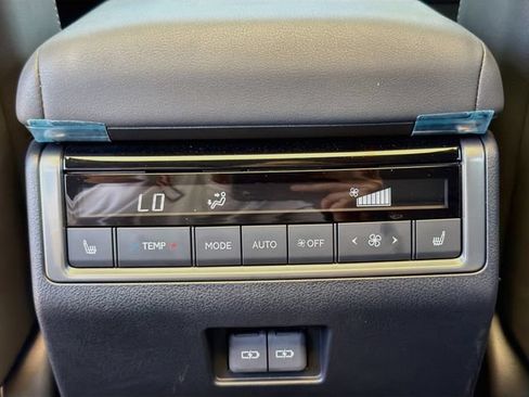 Used 2025 Lexus GX 550 w/ Accessory Package (Z1) AWD/4WD image 21