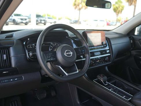 Used 2025 Nissan Pathfinder SV w/ Black Appearance Package FWD image 2