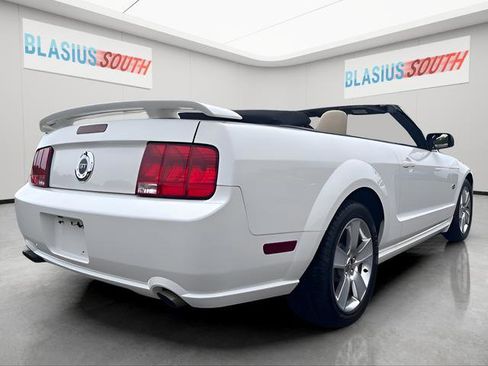 Used 2007 Ford Mustang GT RWD image 4