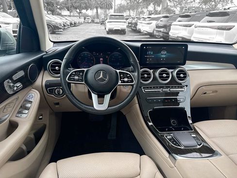 Used 2021 Mercedes-Benz GLC 300 w/ Premium Package image 22