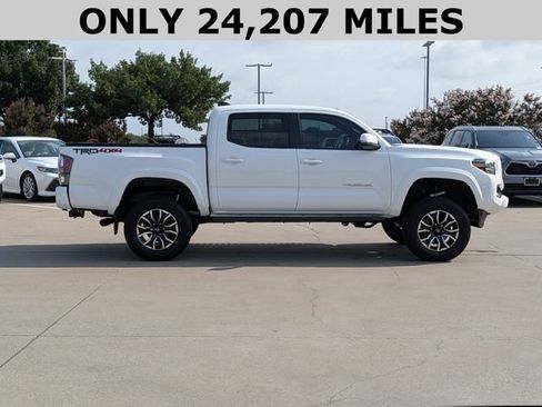 Used 2023 Toyota Tacoma TRD Sport AWD/4WD image 4