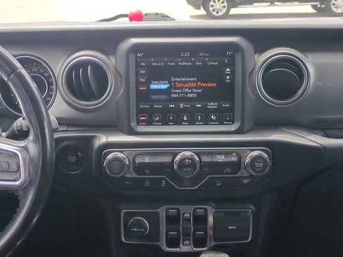 Used 2019 Jeep Wrangler Unlimited Sahara image 19