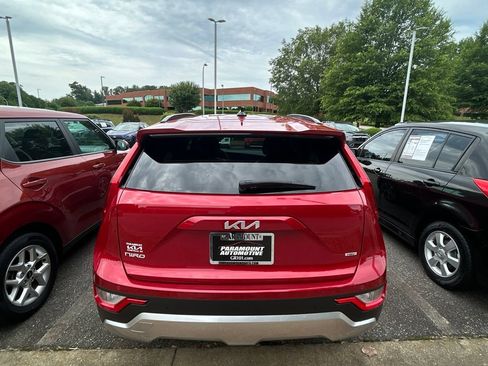 Used 2025 Kia Niro EX FWD image 6