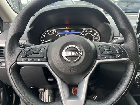 Used 2025 Nissan Altima 2.5 SV image 28