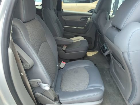 Used 2015 Chevrolet Traverse LT FWD image 32