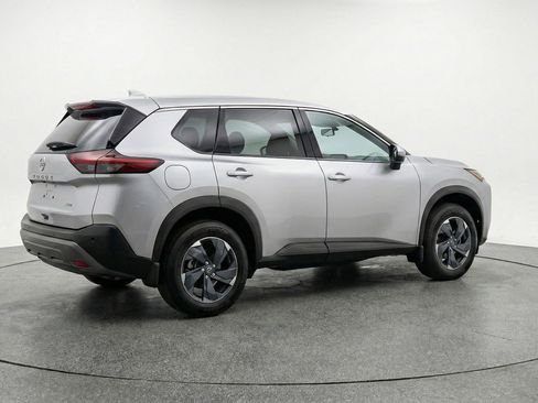 Used 2025 Nissan Rogue SV AWD/4WD image 9