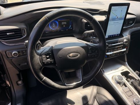 Used 2020 Ford Explorer Platinum w/ Premium Technology Package AWD/4WD image 15