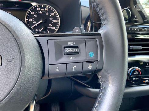 Used 2024 Nissan Pathfinder SL w/ SL Premium Package FWD image 25
