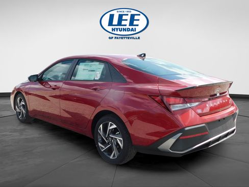 Certified 2025 Hyundai Elantra Sport FWD image 3
