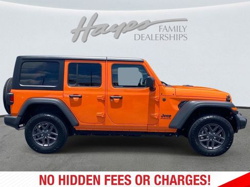 Used 2025 Jeep Wrangler Unlimited Sport AWD/4WD image 2